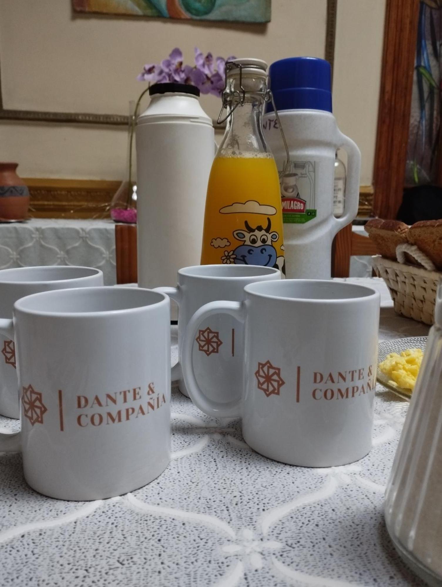 Hostel Dante Y Compania Buenos Aires Zimmer foto